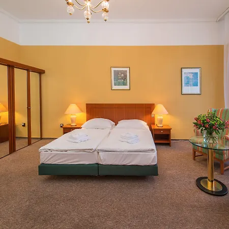 Luisa Hotel 3*